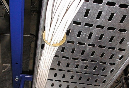 Cable comb in use